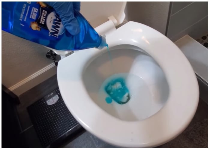 Different Uses For Dish Soap That Will Make Your Life Easier